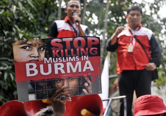 Aksi peduli Rohingya di Kedubes Myanmar