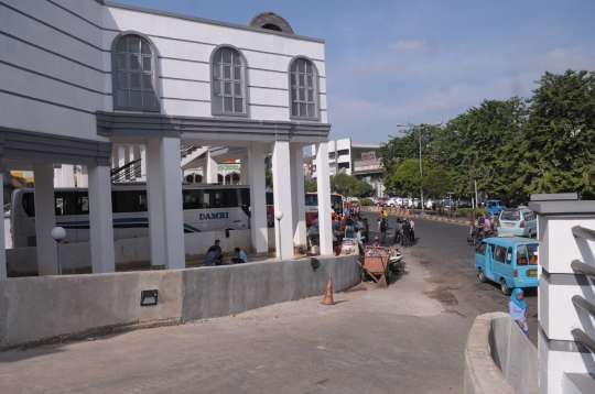 Ini Terminal Rawamangun yang tak bisa dimasuki bus & tanpa loket