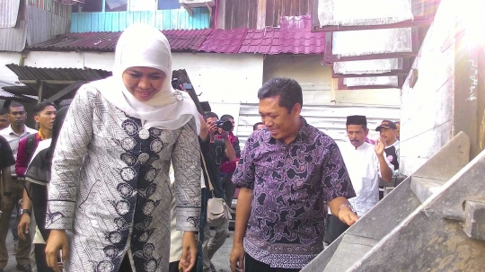 Mensos Khofifah saat blusukan warga miskin di Aceh