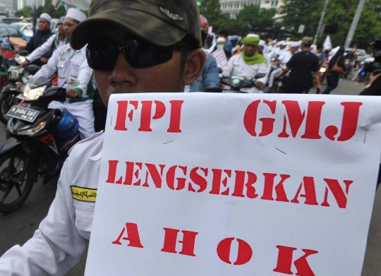 Aksi menuntut Ahok lengser kembali panas