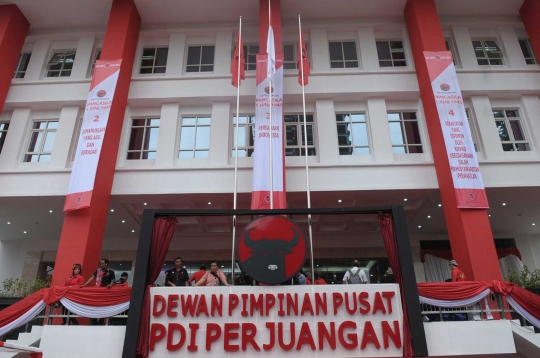 Kentalnya nuansa merah dan putih di kantor baru PDIP yang megah