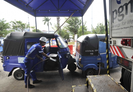 2.000 Bajaj oranye DKI berganti jubah biru