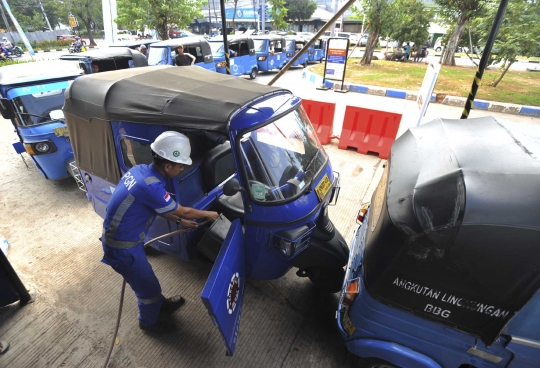 2.000 Bajaj oranye DKI berganti jubah biru