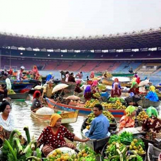 Meme kocak sindir kisruh sepakbola Indonesia, ada GBK jadi sawah