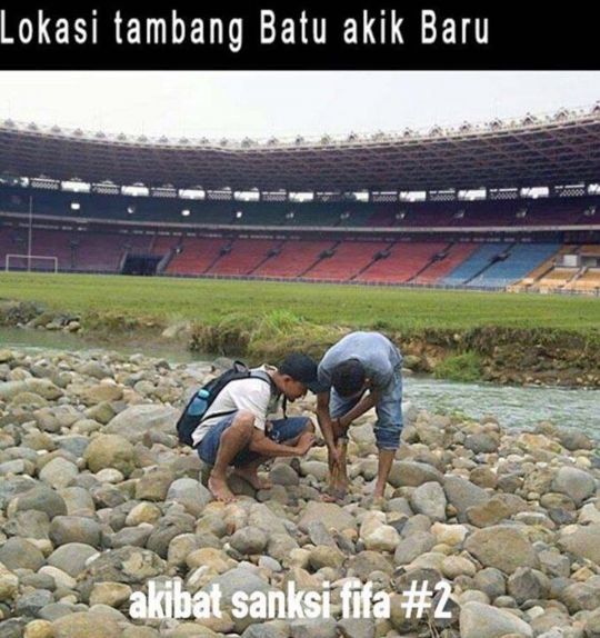 Meme kocak sindir kisruh sepakbola Indonesia, ada GBK jadi sawah