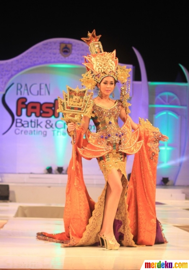 42 Model Baju Batik Anak Fashion Show Terbaik