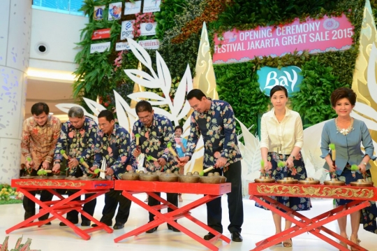 Ajak istri, Ahok buka Jakarta Great Sale 2015 di Mall Pluit