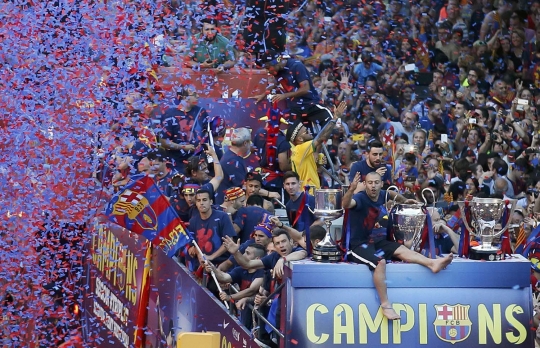 Euforia Barcelona pawai trofi juara Liga Champions