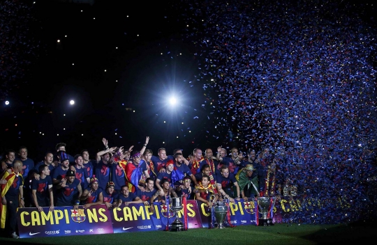 Euforia Barcelona pawai trofi juara Liga Champions