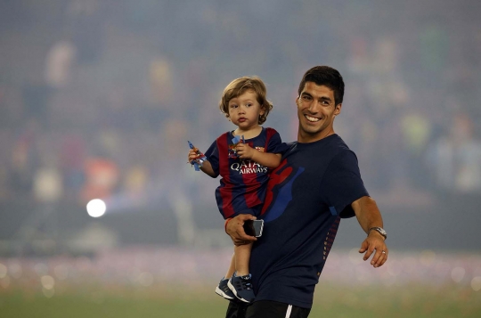 Euforia Barcelona pawai trofi juara Liga Champions
