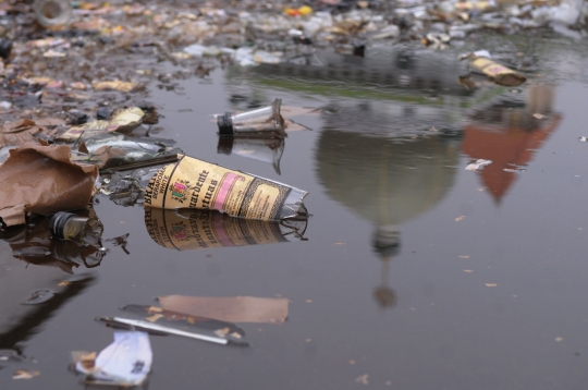 Jelang Ramadan, Polres Jaksel musnahkan 10 ribu botol miras