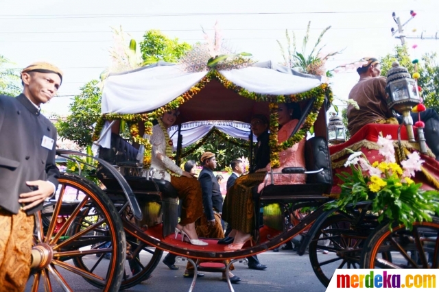 Foto : Datang ke lokasi akad nikah, Selvi naik kereta kuda 