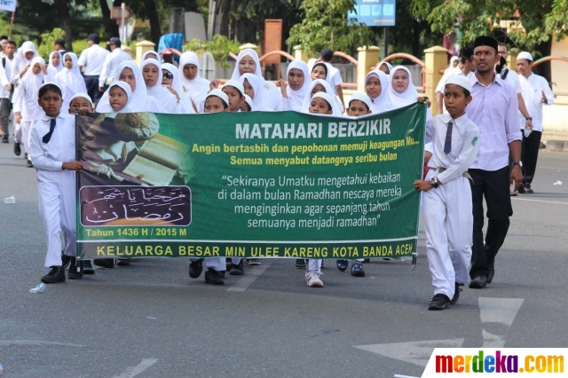 Foto : Ribuan pelajar Banda Aceh ramaikan pawai akbar 