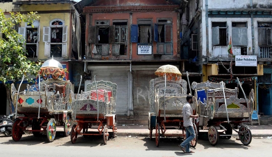 Di India, penggunaan kereta kuda sebagai alat transportasi dilarang