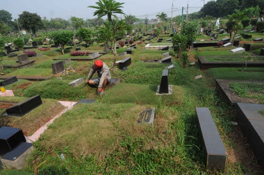 Tradisi nyekar jelang bulan Ramadan