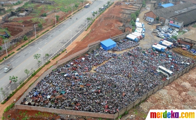 Foto Di sini ribuan sepeda  motor  bekas  warga China 