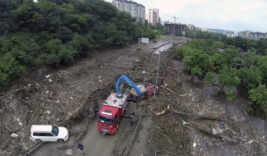 Porak-poranda wilayah Gorgia akibat diterjang banjir bandang