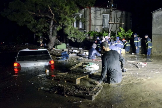 Porak-poranda wilayah Gorgia akibat diterjang banjir bandang
