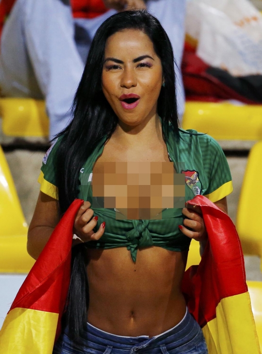 Deretan suporter cantik dan seksi hiasi laga Copa America 2015