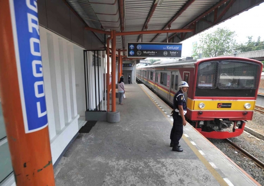 Mulai beroperasi hari ini, Stasiun Grogol masih sepi
