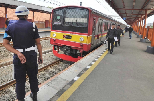 Mulai beroperasi hari ini, Stasiun Grogol masih sepi
