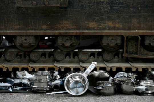Swiss musnahkan 1 ton panci palsu