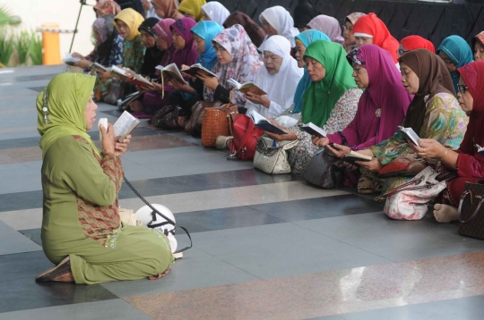 Doakan Suryadharma Ali, ibu-ibu gelar yasinan di Gedung KPK