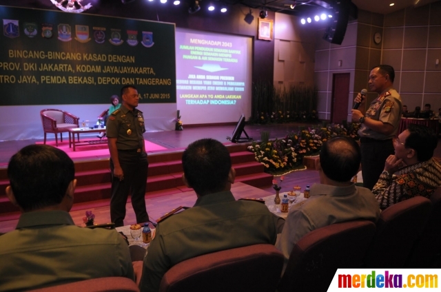 Foto : KASAD Gatot Nurmantyo bincang-bincang dengan para 