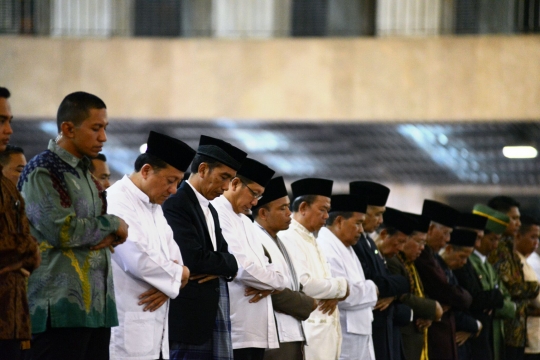 Presiden Jokowi tarawih pertama di Masjid Istiqlal