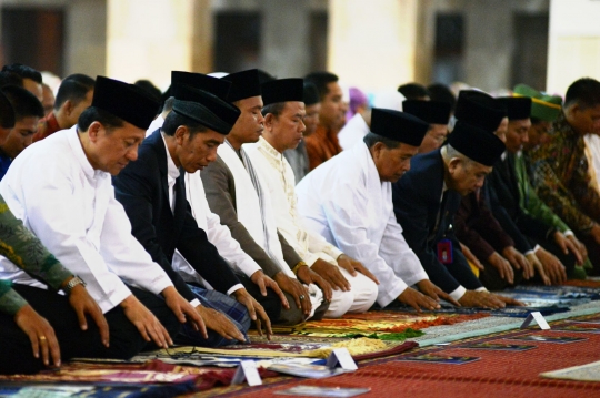 Presiden Jokowi tarawih pertama di Masjid Istiqlal