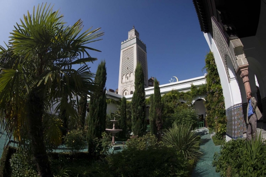 Menelusuri keindahan Masjid Agung Paris