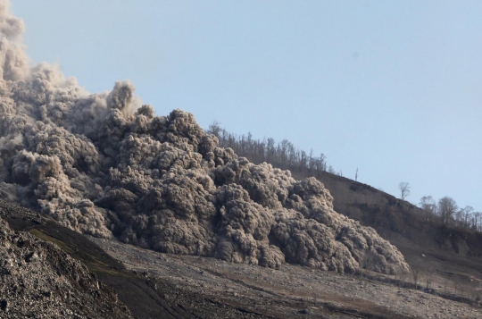 Semburan awan panas Gunung Sinabung kembali hantui Karo