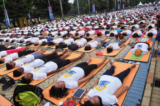 Aksi ribuan warga Ibu Kota peringati Hari Yoga Internasional