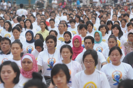 Aksi ribuan warga Ibu Kota peringati Hari Yoga Internasional