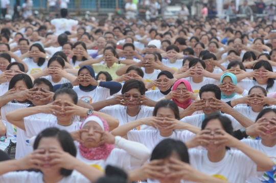 Aksi ribuan warga Ibu Kota peringati Hari Yoga Internasional