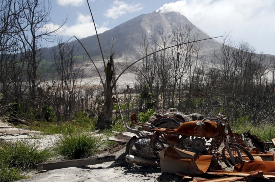 Porak-poranda desa di Karo terkena semburan lahar Gunung Sinabung