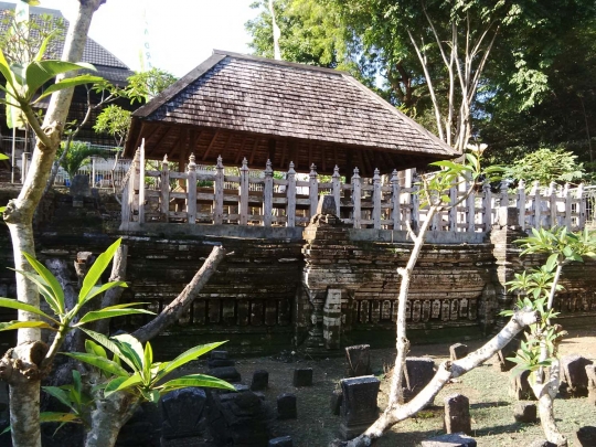 Menelusuri jejak Wali Songo di Makam Sunan Drajat