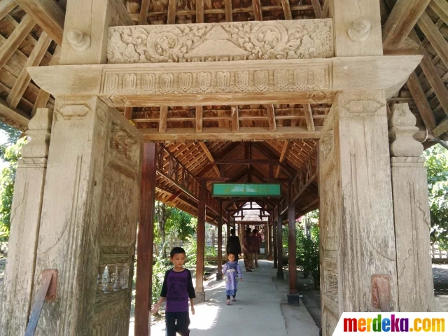 Foto : Menelusuri jejak Wali Songo di Makam Sunan Drajat 