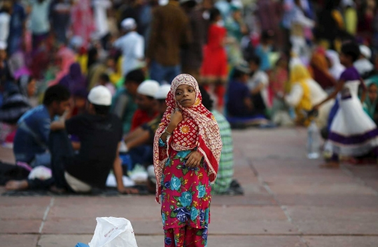 Potret indahnya buka puasa di masjid termegah di India