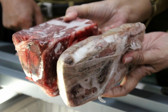 Sidak Giant Malang, petugas temukan makanan kedaluwarsa