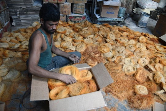 Intip pembuatan Sheerkhorma, menu khas Ramadan ala muslim India