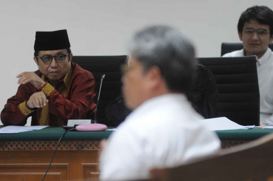 Kesaksian pejabat ESDM di sidang korupsi Waryono Karno