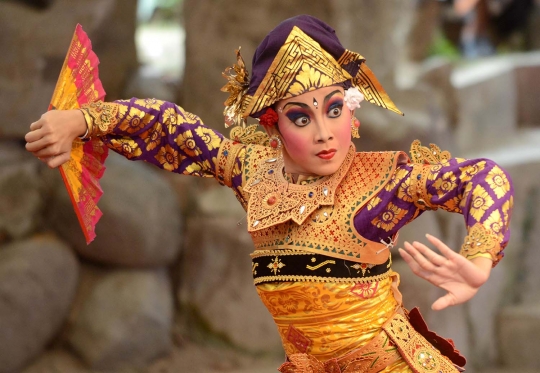 Gemulai penari cantik meriahkan Bali Art Festival ke-37