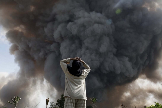 Kisah petani di Karo bertahan dari semburan abu vulkanik Sinabung