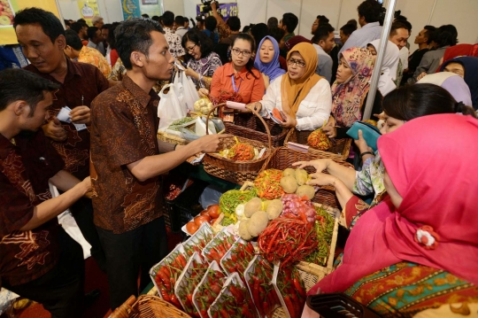 Menteri Rachmat Gobel buka pasar murah di parkiran Kemendag