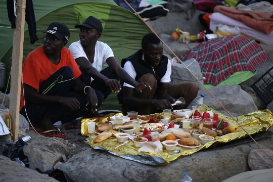 Kebersamaan imigran muslim jalani Ramadan di perbatasan Italia