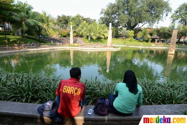 Foto Menikmati Asrinya Taman Ayodya Sembari Ngabuburit