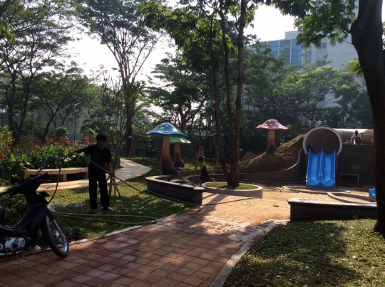Bersantai dan berekspresi di Taman Potret Tangerang