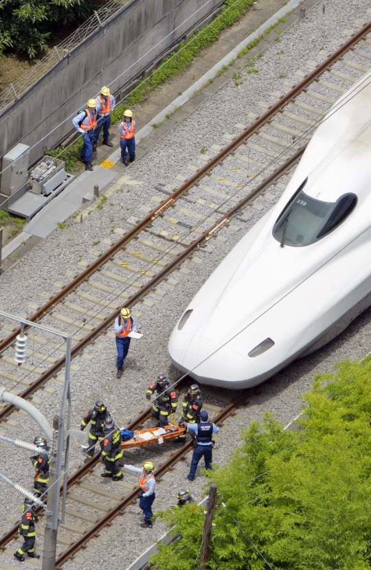 Kereta peluru Shinkansen digegerkan aksi bakar diri penumpang