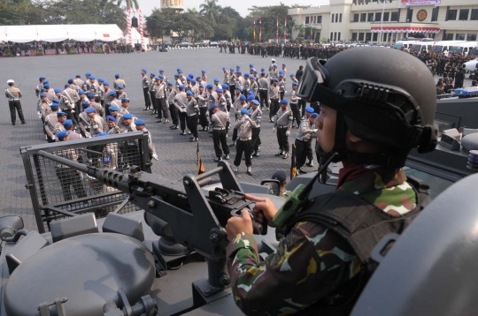 Ribuan polisi bersenjata laras panjang peringati Hari Bhayangkara